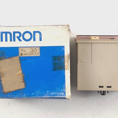 Omron SAOS1N Current Sensor 100110120 VAC 8Pin NEW