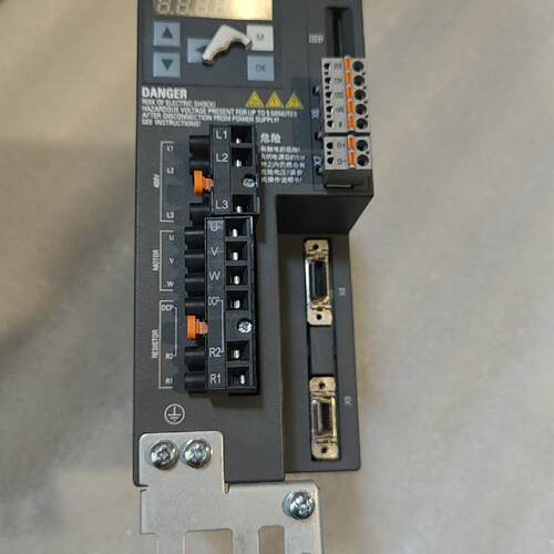 议价V90伺服驱动器6SL32105FE110UF0可维修