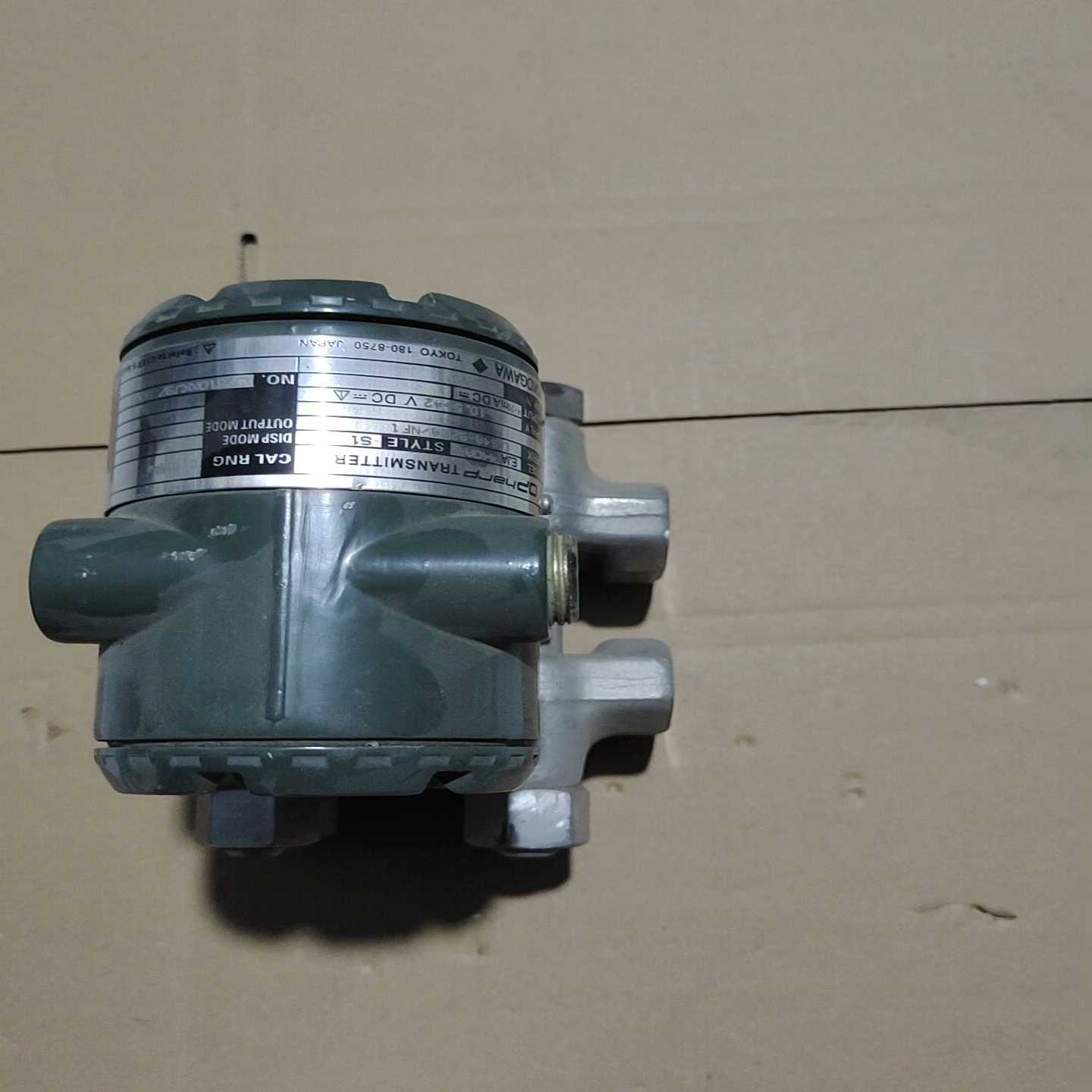 议价全新末使用的EJA440A重庆恒河川仪智能式变送器，带底座，