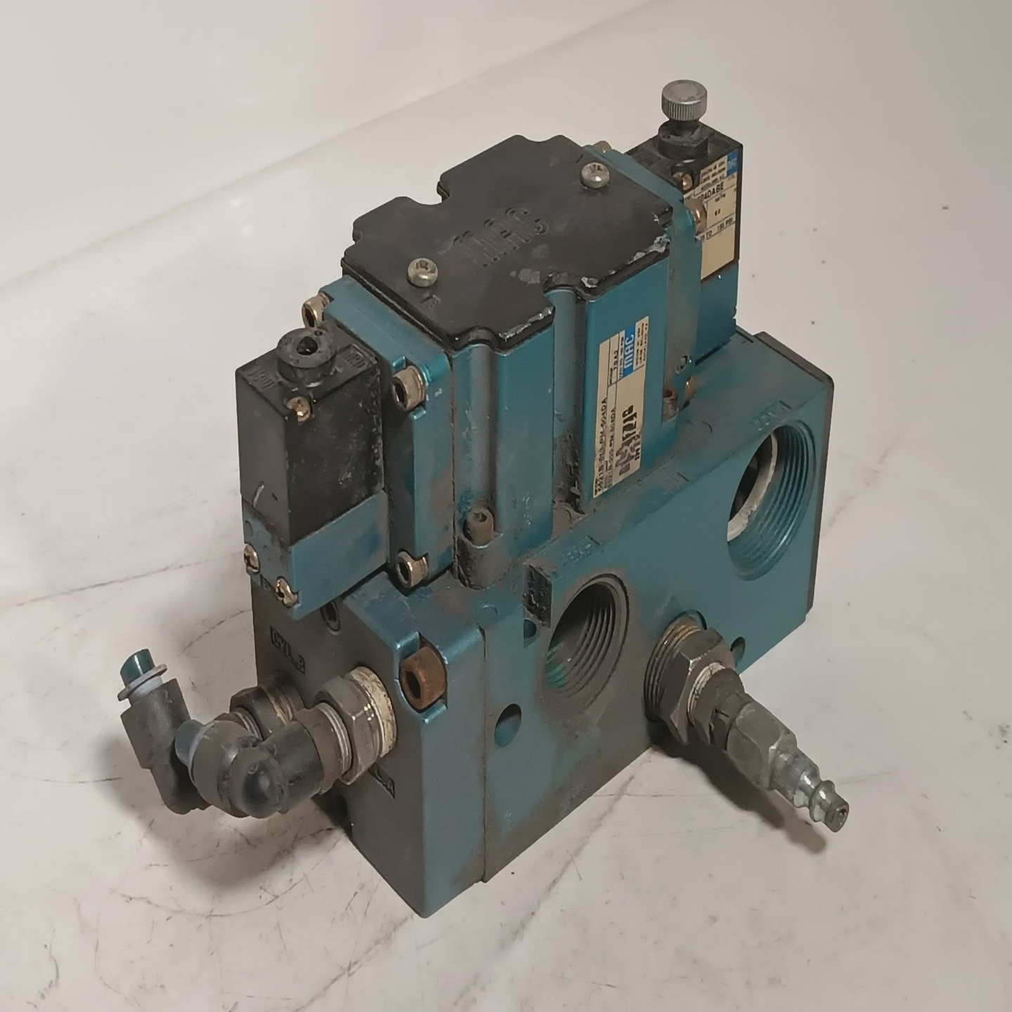 MacValves6521B-513PM-504DAManifoldMounted3-PositionSo