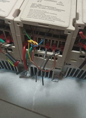 议价KCFA变频器E2200.75G3BE220V三相输入议价