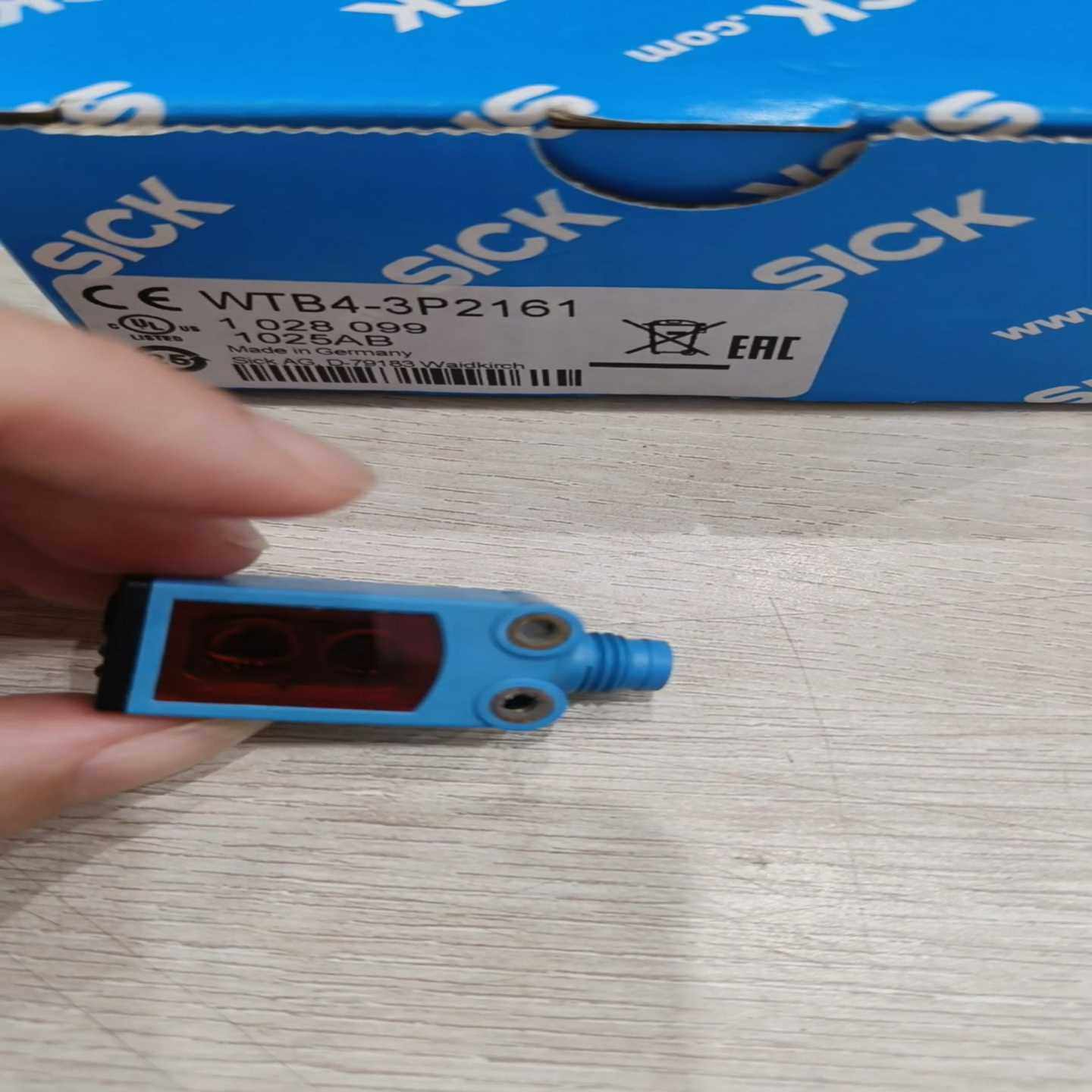 德国西克SICK WTB4-3P2161传感器，9成新样品，{议价}
