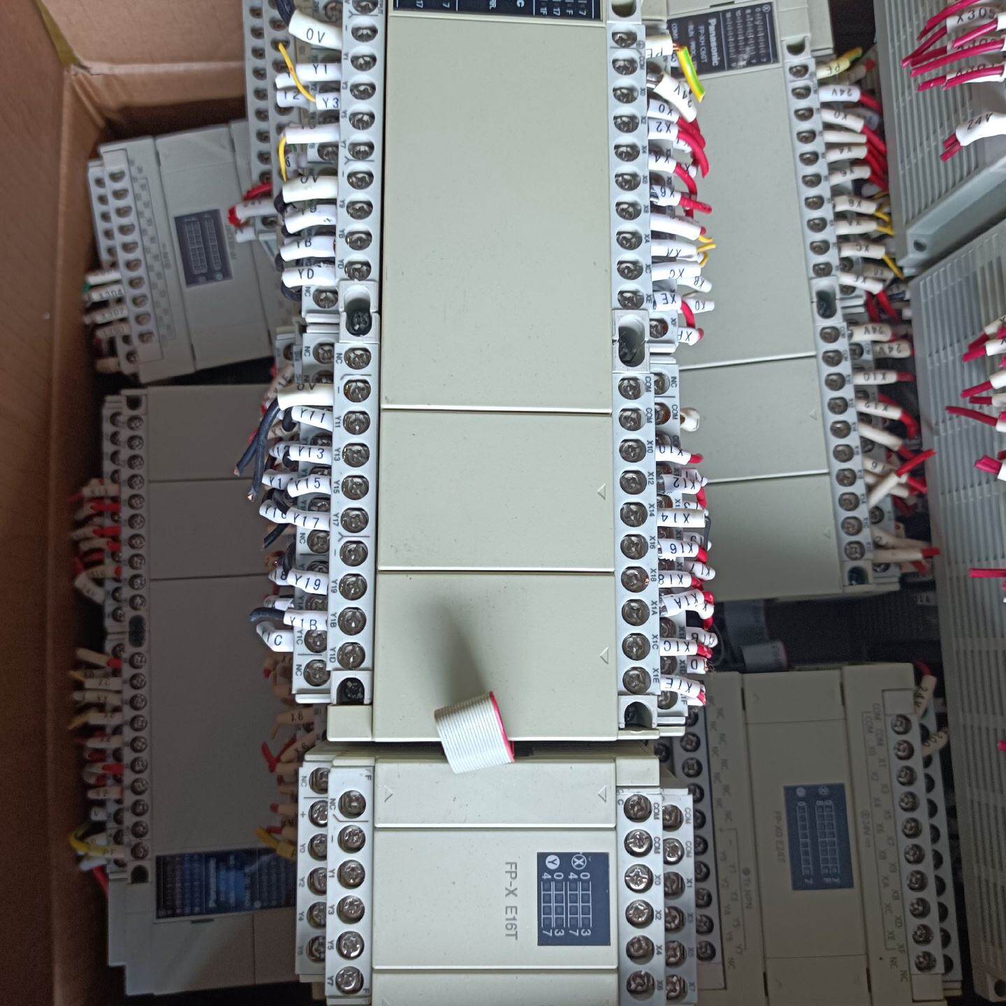特价FPXHC60T FPX0E24T松下60点PLC现货!--议价商品