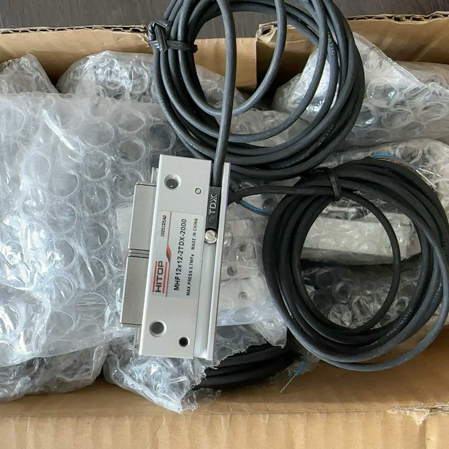 HITOP滑台气缸手指MHF12x12-2TDX-2000整询价