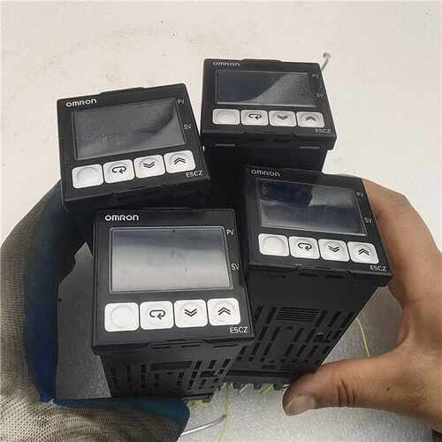 询价~温控表 E5CZ-02TU+底座P3GA-1