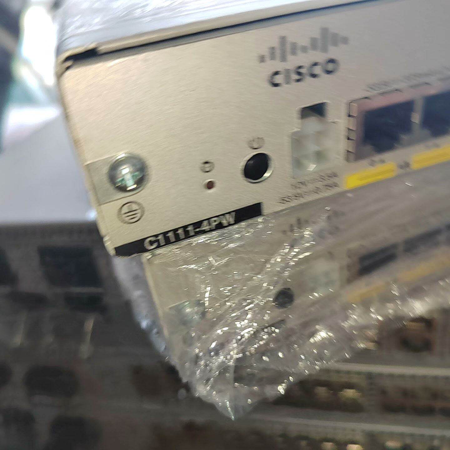 思科路由器C1111-4PW二手便宜出--议价商品
