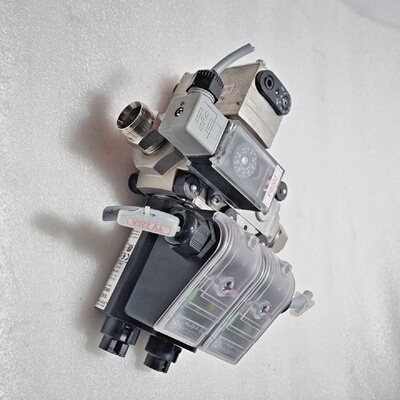 Edwards Gaz Collecteur VAD120 R  NQ25B. VAS1 20R  Nq. DG40VC