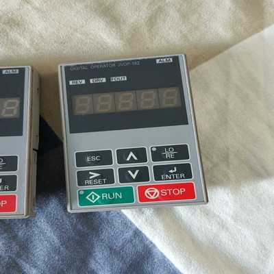 安川变频器面板，本产品所有功能都正常，有的联系，价格是一询价