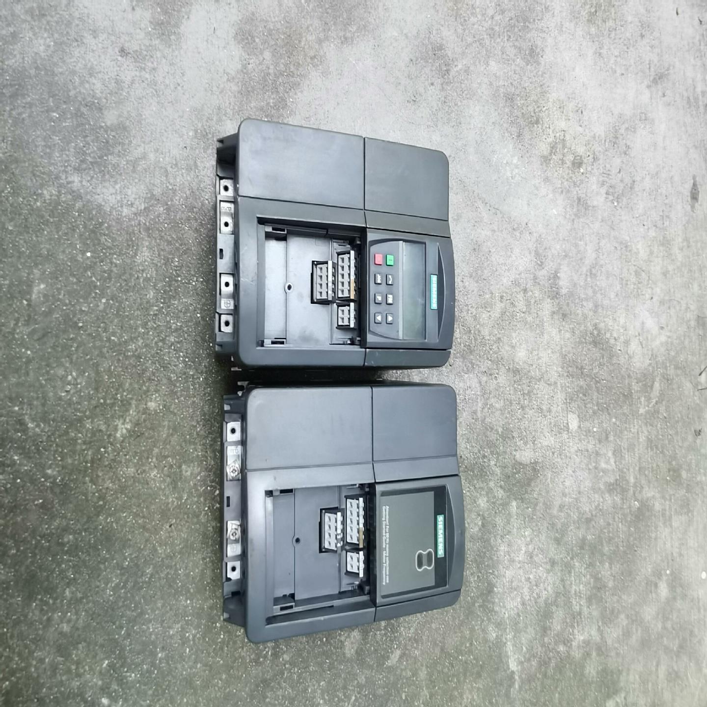 询价6SE6420-2UD23-0BA1变频器，，