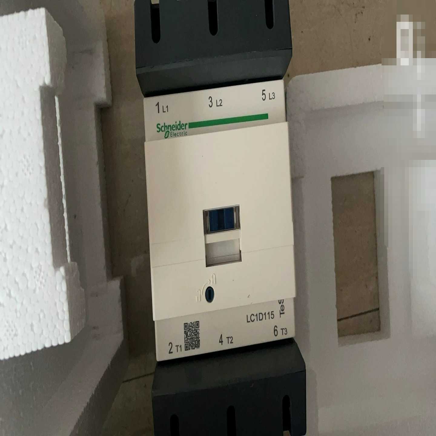 施耐德交流接触器LC1D115，拆机未使用，成色完好，线圈电--议价