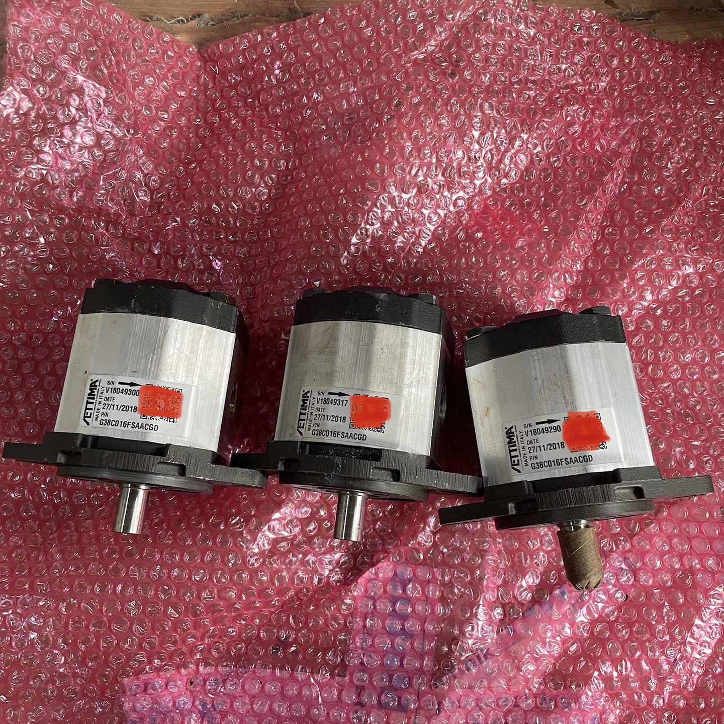 询》意大利SETTIMA油泵齿轮泵G38C016FSAACGD - 实物图