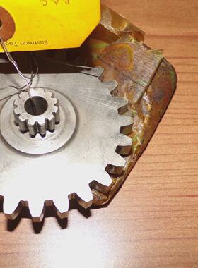 1946 Pratt and Whitney Magneto Gear and Nut Double Wasp R280