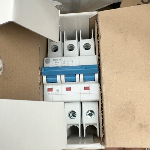 询-未使用的AB罗克韦尔1489M3D400断路器就一个
