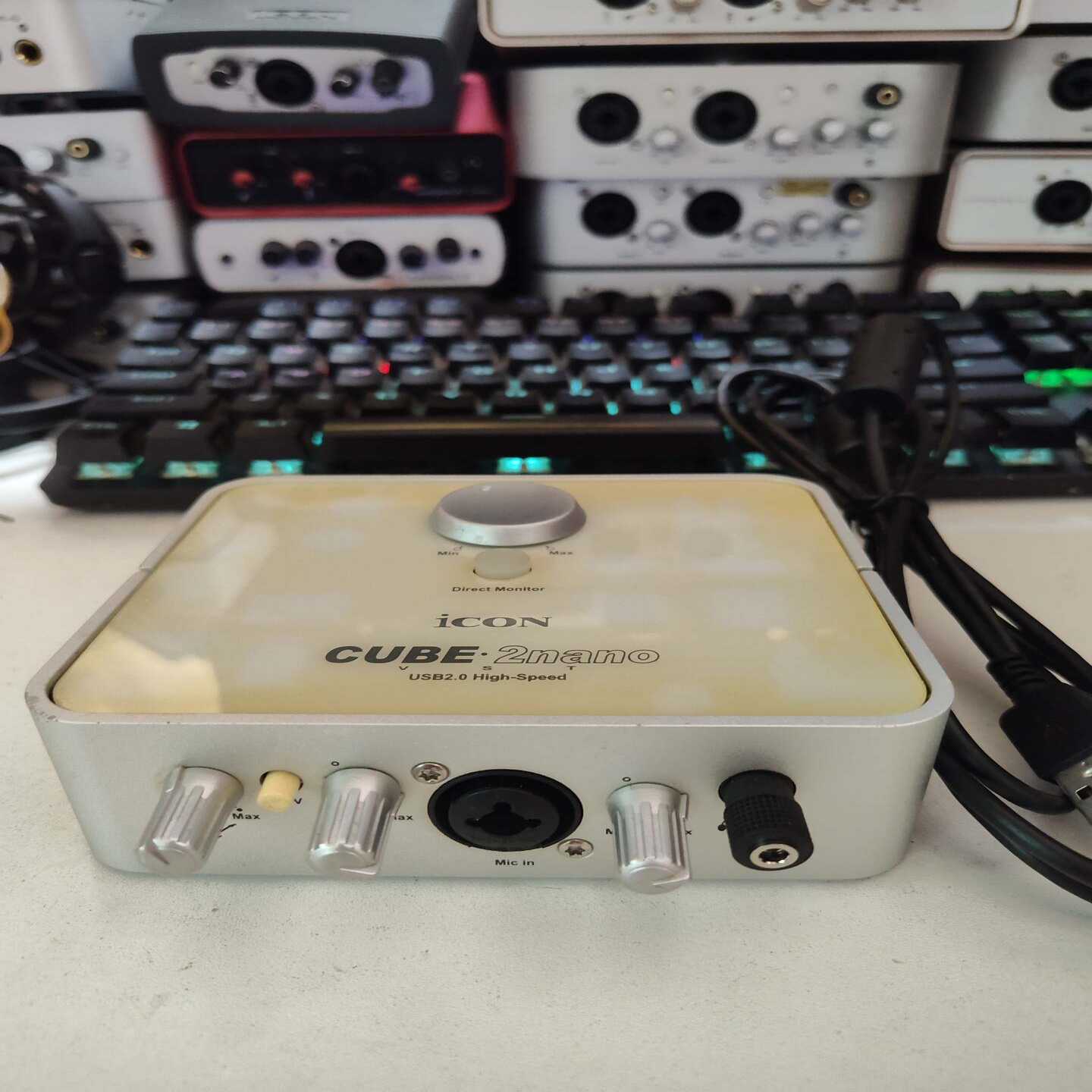 艾肯2nano.vst电脑声卡,功能完好,成色晒黄,2进2出--议价商品