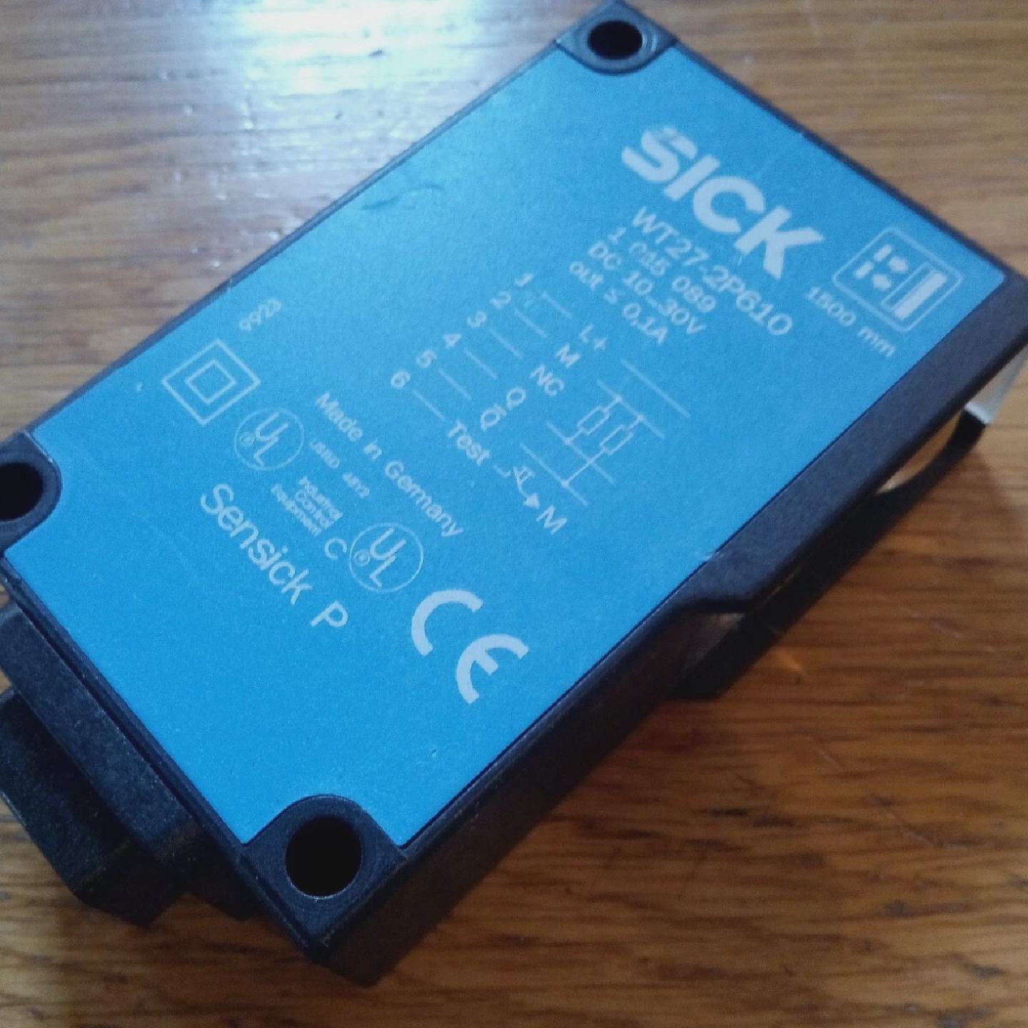Sick proximity sensor   WT272P610  1015089  1500mm   1030Vdc - 实物图