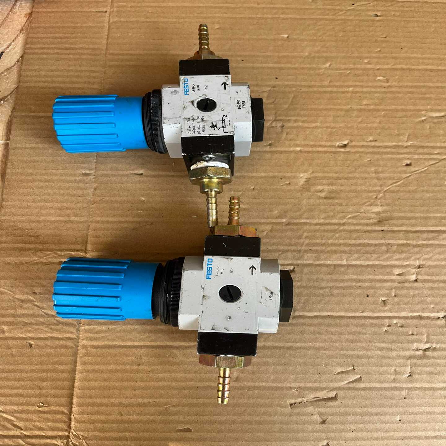 议价费斯托讬FESTO电磁阀LR-D-0-MIDI共有2只，成色如