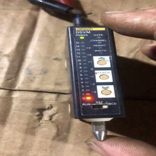 D5VM-3B1 位移传感器，的，，成色如图，~询价