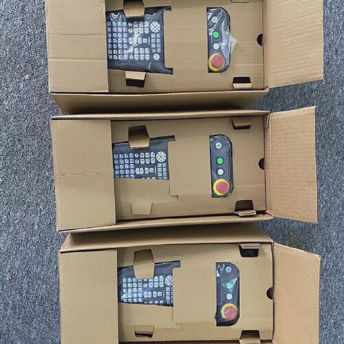 全新安川YRC1000示教器JZRCRAPP011-询