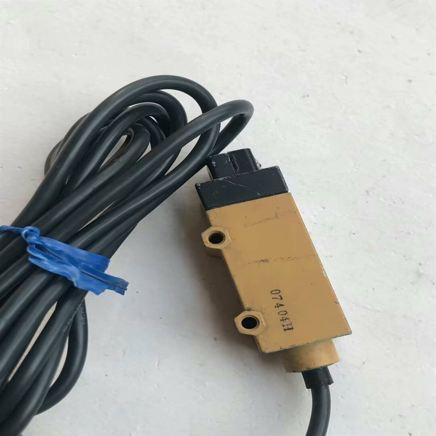 E3S-X3CE4光纤放大器,1个成色如图,功能正常适用