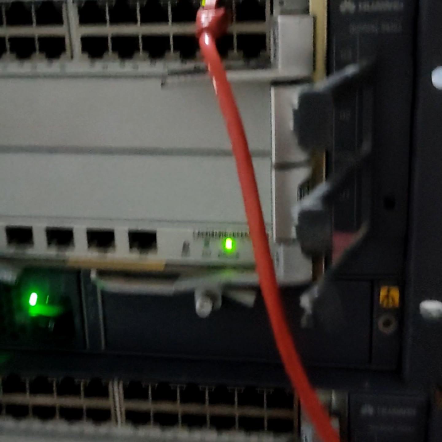 华为S9303核心交换机，双MCUA主控，双AC电源。使用中议价