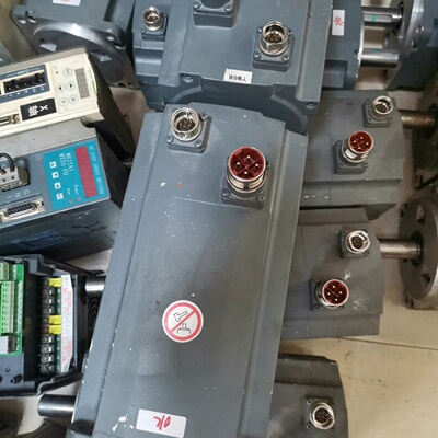 溢价-V90伺服电机1FL60671AC610AA12