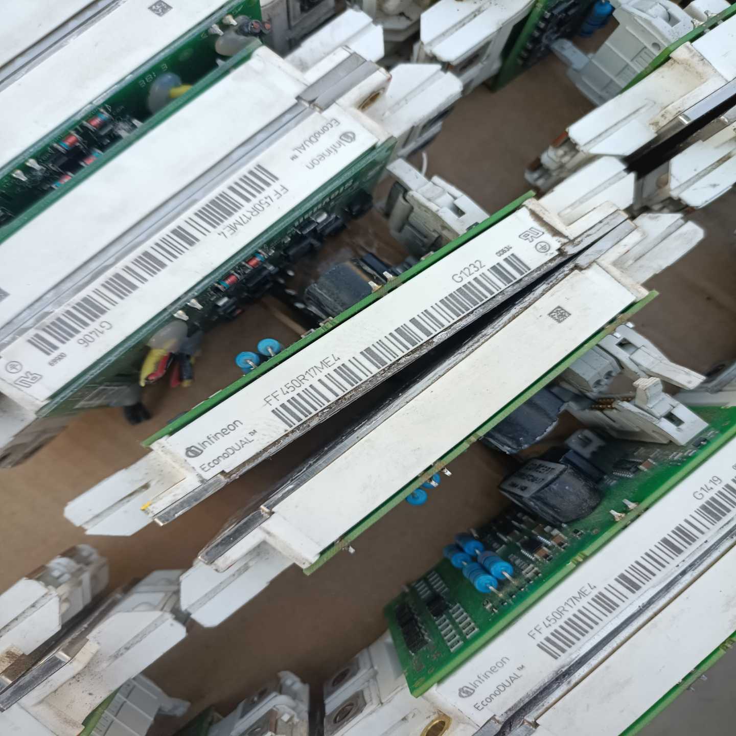 FF450R17ME4漂亮~询价