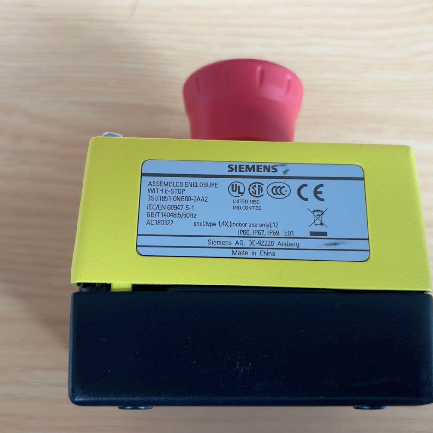 议价--全新西门子急停开关3SU1801-0NB00-2AA2