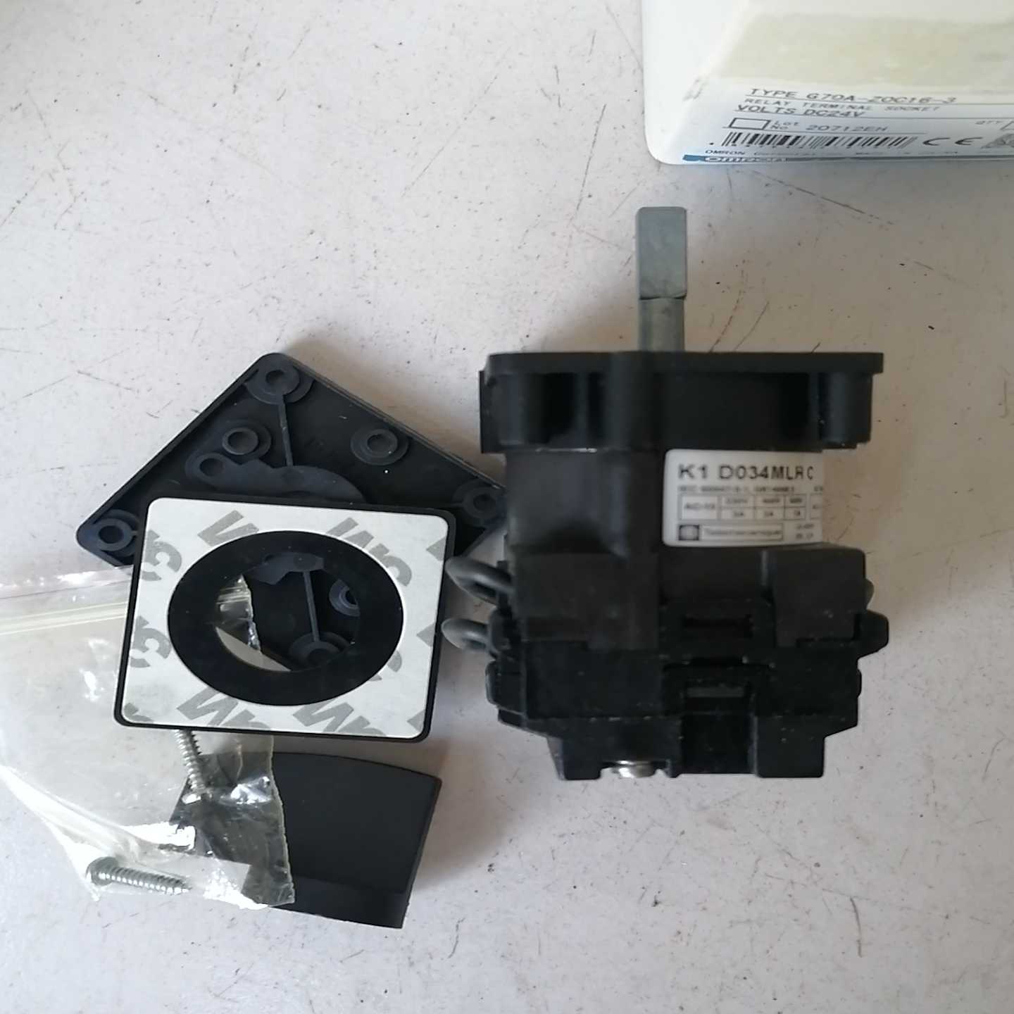 K1D034MLHC  凸轮开关 4对触头~询价