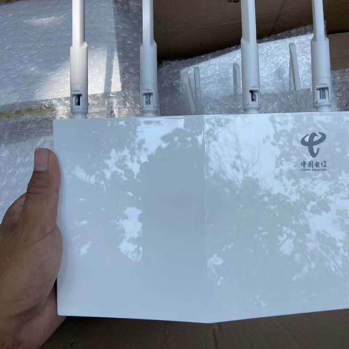 中兴E8822千兆无线路由器，电信定制版，支持2.4G/5G 双频，4根天