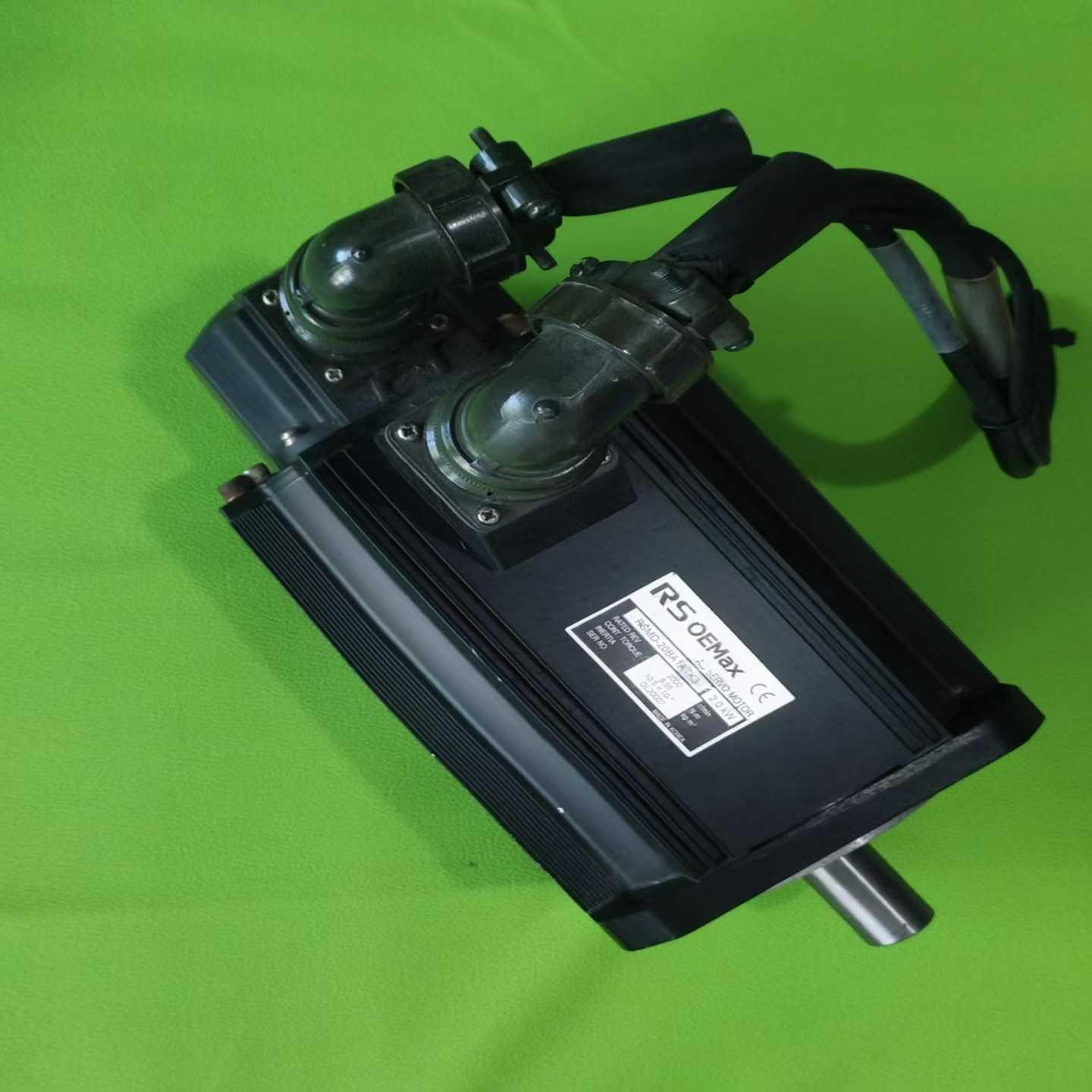 询价三星RS伺服电机OEMax-20BA1ATK3，韩国原装，直