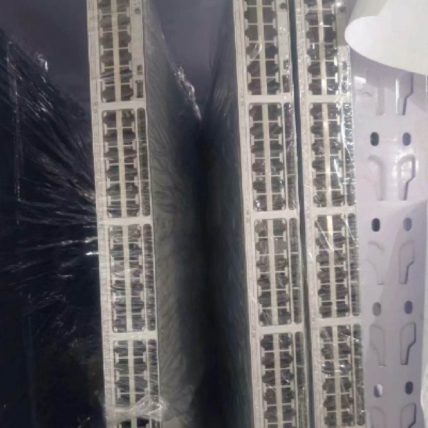 思科C9300-48P-A /E48口千兆POE供电交换机--议价商品