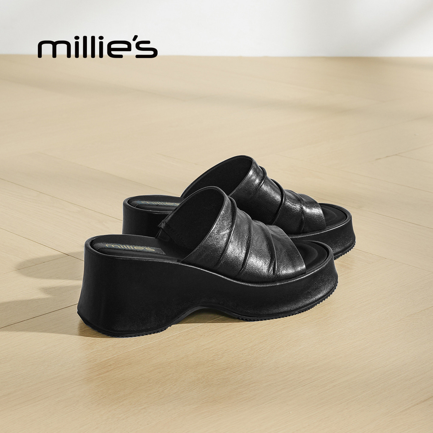 MILLIE'S/妙丽复古羊皮褶皱厚底凉拖女2026夏季新款黑色坡跟拖鞋