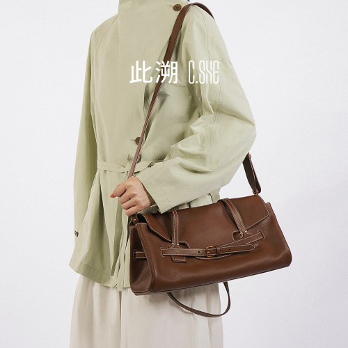 此溯手缝头层植鞣牛皮法棍包2026女士手提斜跨单肩腋下真皮女包软