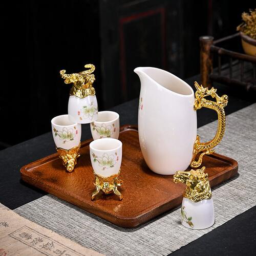 直销十二生肖陶瓷酒具套装 仿古兽首镀金白酒杯中式创意分酒器小