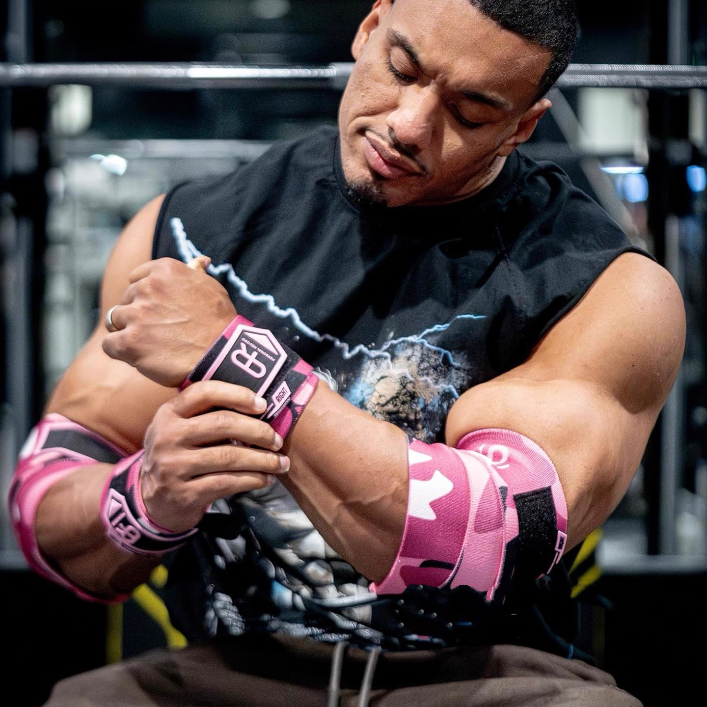 PR轮子哥马赛克硬护腕健身卧推