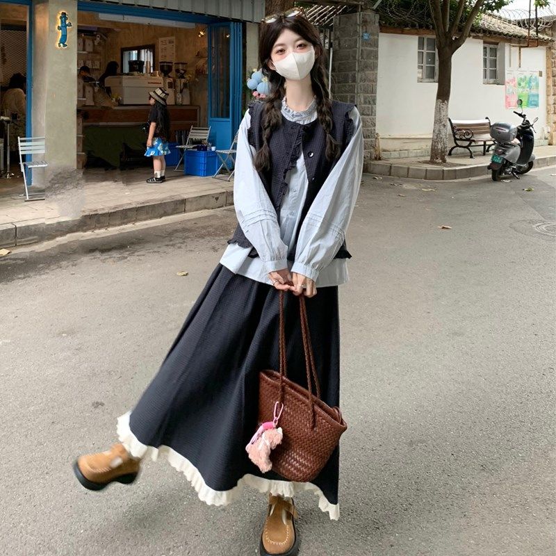 大码女装2024秋季木耳边百搭衬衫+荷叶边格子马甲+半身裙时尚套装,女装/女士精品,大码套装,淘宝优惠券,粉丝福利购,淘宝优惠卷