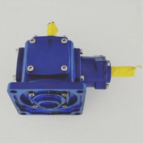 T10螺旋锥齿轮减速机高刚性FC-25铸铁铸造采用合金钢调质价