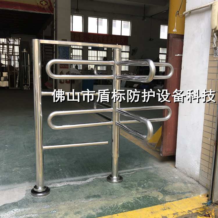 工厂门口通道单向旋转闸不锈钢十字栅栏回转门行人出入单向管控门