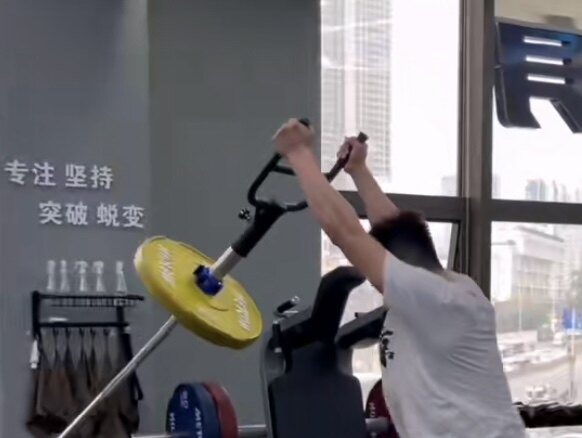 推肩背单手杠铃炮筒架上斜杆铃推举训练杆 炮筒辅助手柄 核心训练
