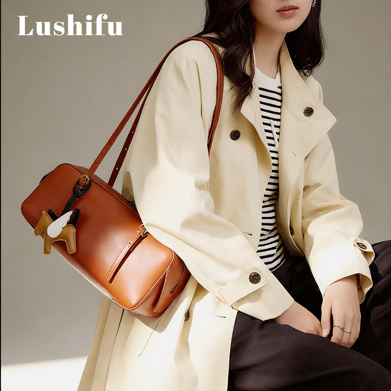 鹿师傅头层牛皮保龄球包女复古腋下法棍包百搭手提包高级感轻奢包,箱包皮具/热销女包/男包,通用款女包,淘宝优惠券,粉丝福利购,淘宝优惠卷