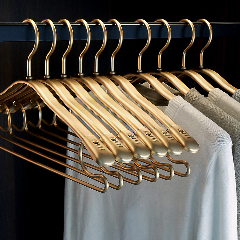 太空铝合金衣架防肩角家用挂衣加厚高端轻奢金色高级衣服衣架