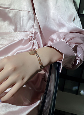 免费刻字小众设计闺蜜手链定制手饰情侣一对男女情侣款钛钢不掉色