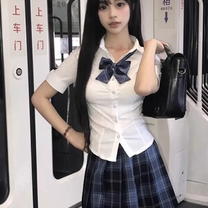【冈梨田】纯欲风jk制服辣v妹弹力收腰衬衫女狗短格裙百褶裙套装