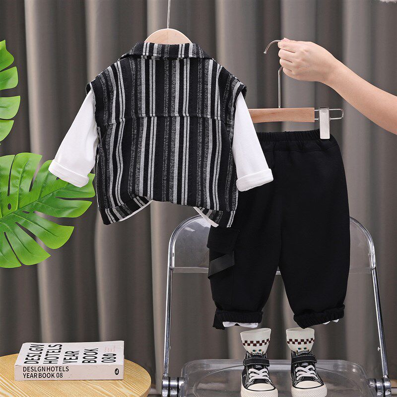 男童春款套装2025新款帅气男童春装1-5岁4男宝宝竖条马甲三件套潮