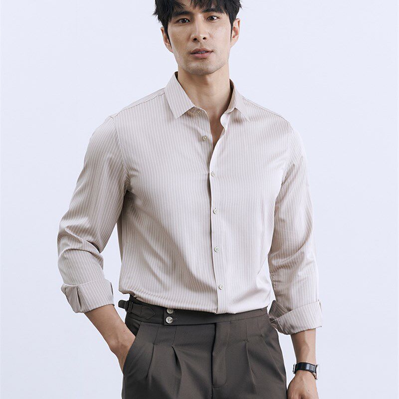 夏季新款丝滑休闲灰色条纹衬衫免烫抗皱扣领长袖丝滑衬衣男士商务