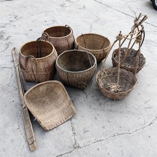 民俗老物件扁担箩筐酒桶篮子木桶铁桶农具乡村货郎筐挑子影视道具