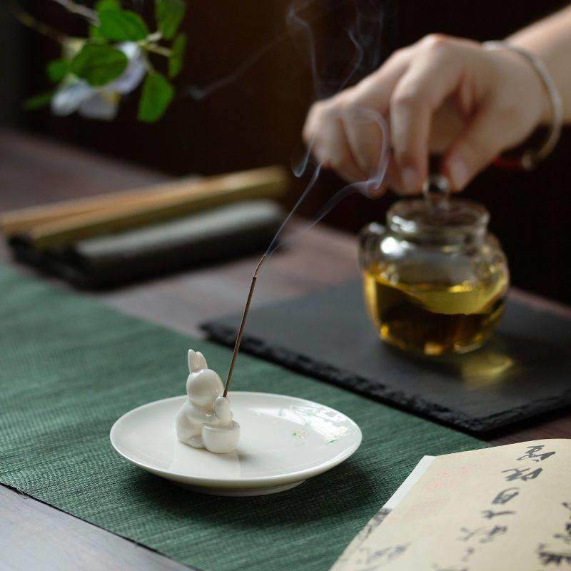 玉兔捣药线香陶瓷香插带白瓷托盘底座禅意香道香炉桌面装饰摆件,餐饮具,茶道/香炉,淘宝优惠券,粉丝福利购,淘宝优惠卷