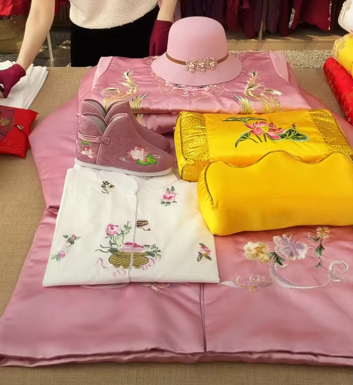 新款寿服女老人寿终衣服高档真丝刺绣冲喜送老衣百年服全套