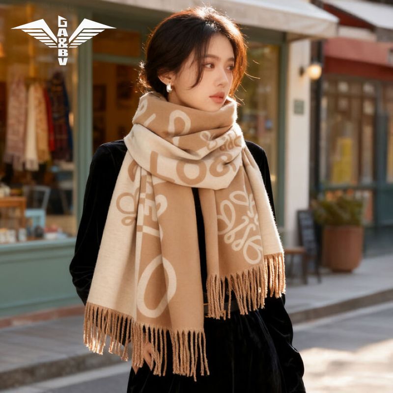 轻奢高级感围巾女款2025新款披肩