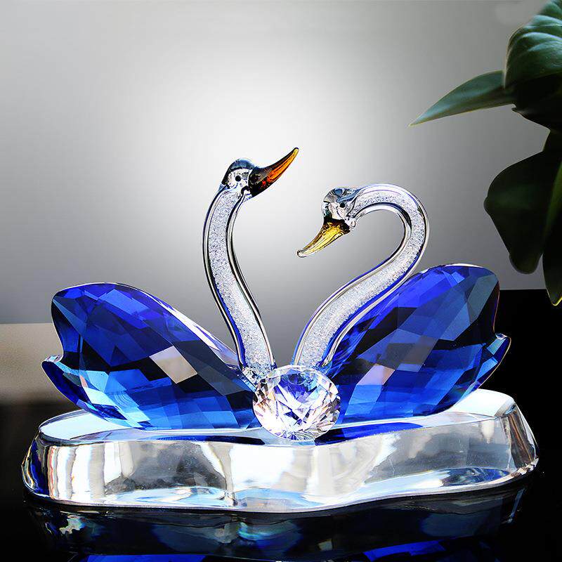 高档水晶天鹅大气汽车载摆件车内镶钻可爱网红仪表台中控台装饰品